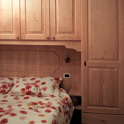 Camera da letto in legno